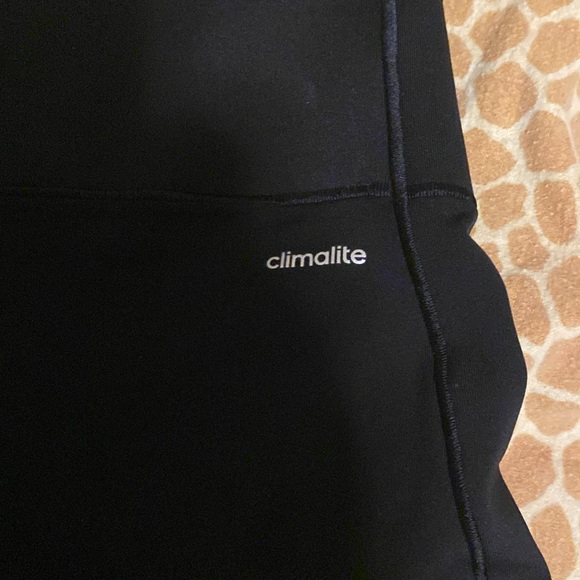 Adidas leggings capri length, black , size XS. - Picture 6 of 8